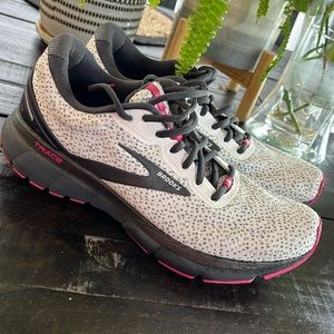 Brooks Trace women’s